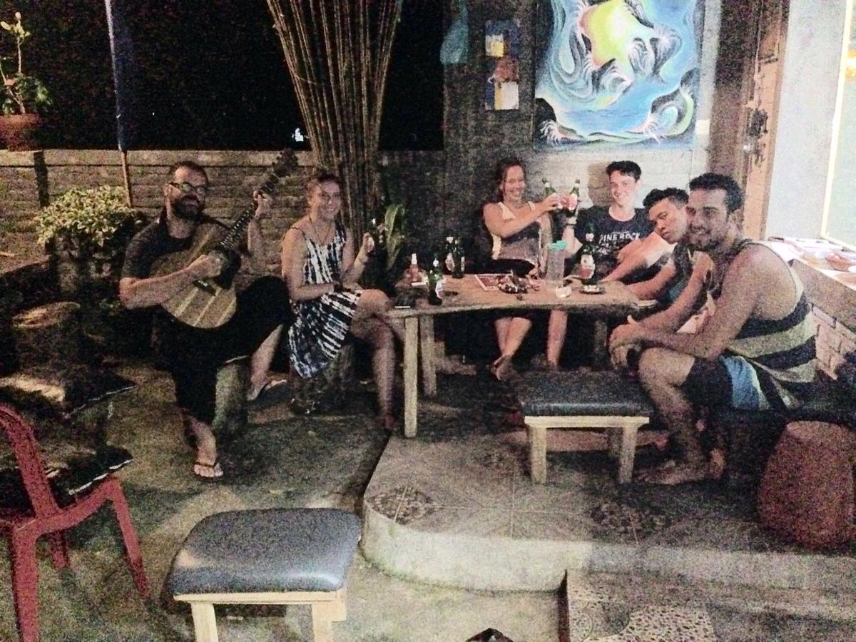 Apollo Hostel Ловина Экстерьер фото