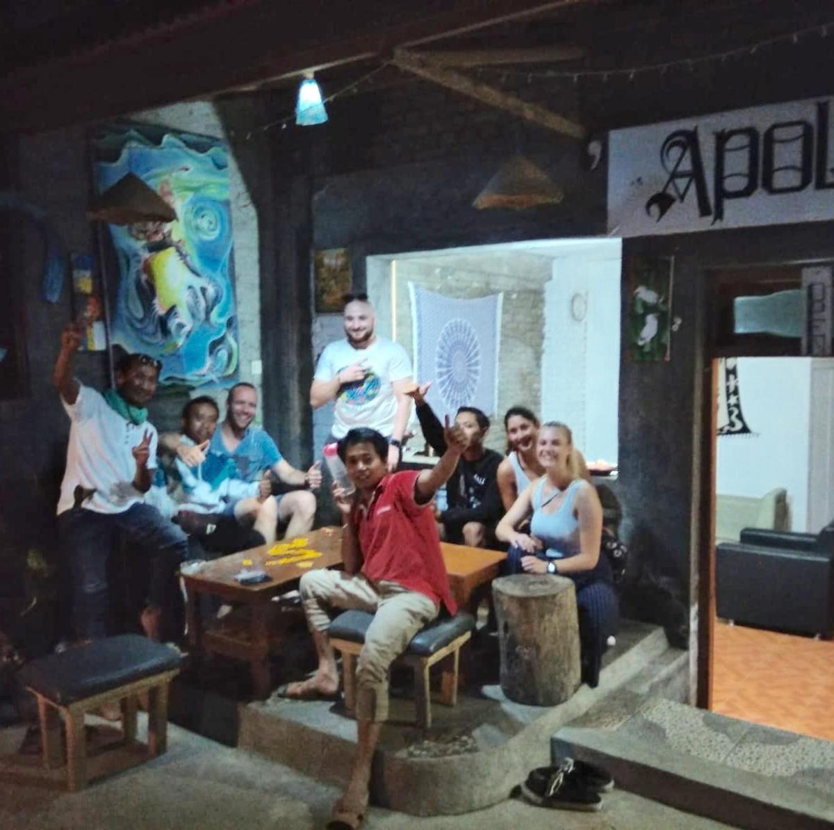 Apollo Hostel Ловина Экстерьер фото